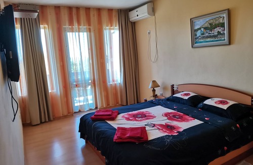 Balchik Maison | HOLLY - Quiet guest house with seaview and a pool