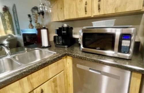 Mount Dora Cottage | Holly's Hideaway Mt Dora Charming 2/2 in Historic District