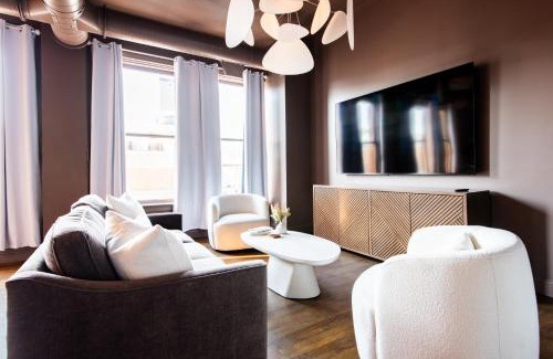 Newark Appartement | Hollyhock Suite 501: 4 bed/2 bath with soaking tub
