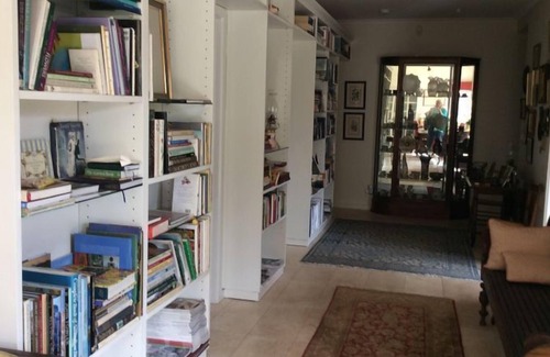 Trentham Lit Et Petit-Déjeuner | Hollyoak - partagez notre belle maison de style anglais à seulement 200 mètres de High Street