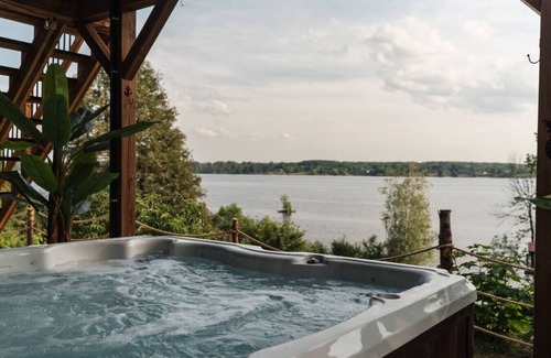 Grenville-sur-la-Rouge Chalet De Ski | Hollywood / Private Beach / SPA / Games / 16 P