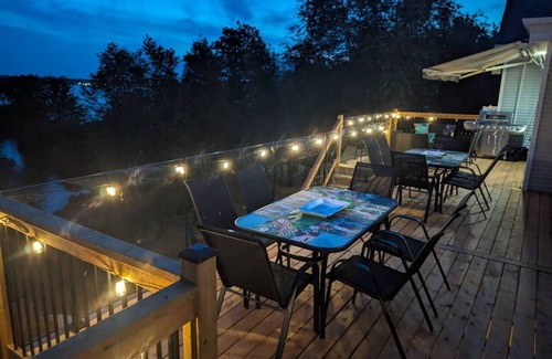 Grenville-sur-la-Rouge Chalet De Ski | Hollywood / Private Beach / SPA / Games / 16 P
