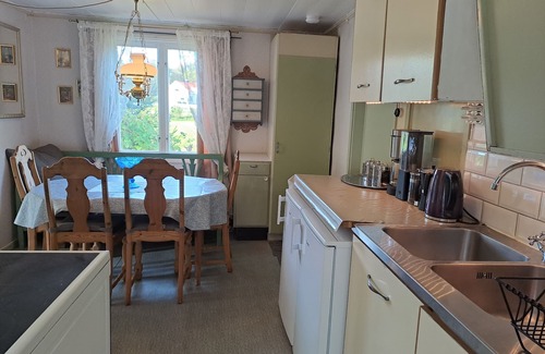 Bodafors Maison | Holmåkra long stay by House Viola. Sleeps 6 in own beds. Parking several cars.