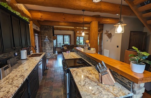 Marion Cabine | Holston River Lodge, Paradise on the River Fishing, Kayaking,Hot Tub,Wineries