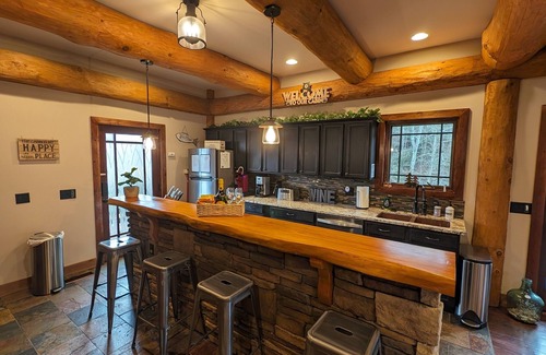 Marion Cabine | Holston River Lodge, Paradise on the River Fishing, Kayaking,Hot Tub,Wineries