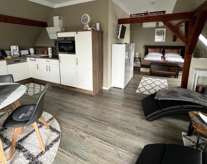 Zolkendorf Appartement | „Holzwurm-Paradies“