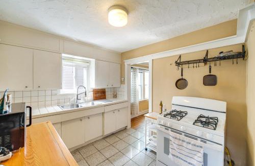 Lakewood Maison | Home 2 Mi to Lakewood Park and Solstice Steps!