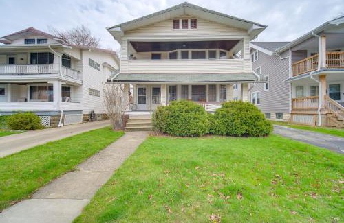 Lakewood Maison | Home 2 Mi to Lakewood Park and Solstice Steps!