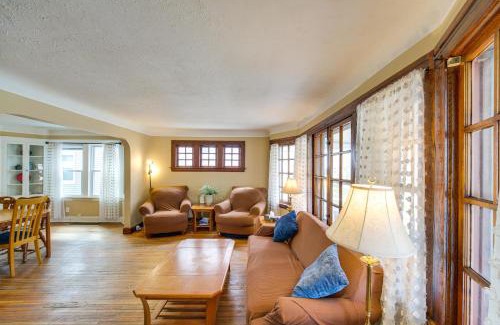 Lakewood Maison | Home 2 Mi to Lakewood Park and Solstice Steps!