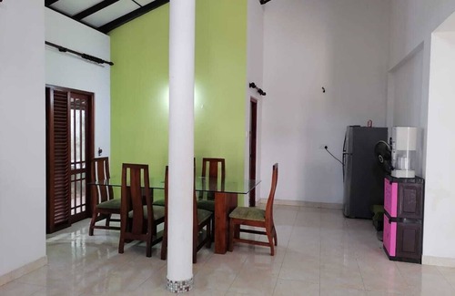 Gonawala Maison | Home 4 BR Spacious suites with AC and WiFi in charming Biyagama