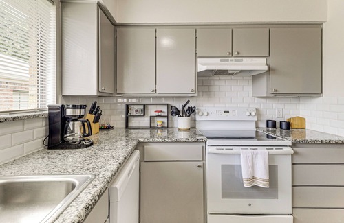 West Arlington Maison | Home 4 Mi to AT&T Stadium: Bring Your Pets!