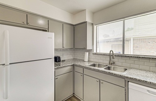West Arlington Maison | Home 4 Mi to AT&T Stadium: Bring Your Pets!