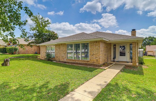 West Arlington Maison | Home 4 Mi to AT&T Stadium: Bring Your Pets!