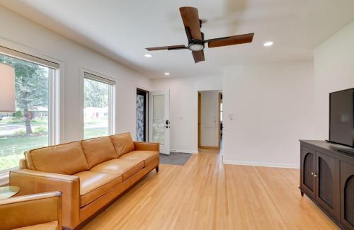 Golden Valley Maison | Home 8 Mi to Dtwn Minneapolis! Pet-Friendly Yard