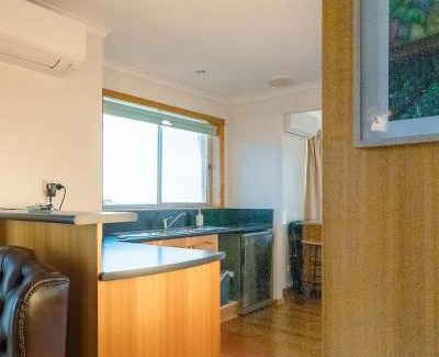 Devonport Maison | Home & Away at Coles Beach