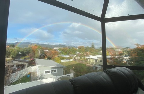 Raumati South Maison | Home away from home.