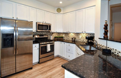Gaithersburg Copropriété | Home Away from Home I Fully Furnished 2BR + 2BA Apartment