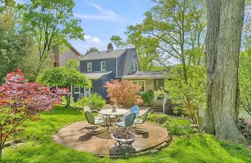 Churchhill Maison | Home Away from Home