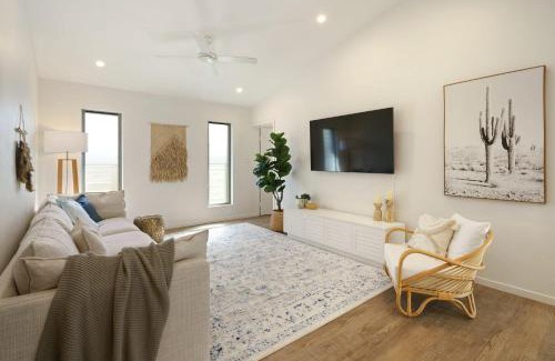 Dicky Beach Maison | Home away from Home at Dicky Beach