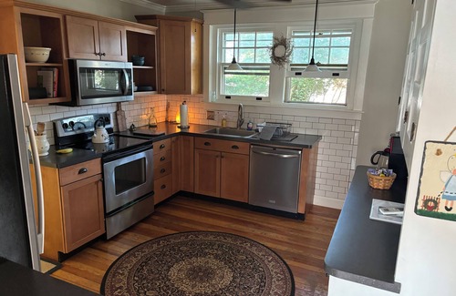 Macungie Maison | Home away from home. Close to Bear Creek Ski Resort, Philadelphia, & NYC.
