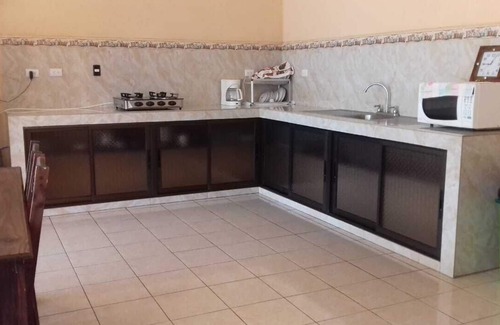 La Cruz Maison | Comme à la maison! Hôtel confortable, propre et sûr à quelques minutes de la belle plage !!
