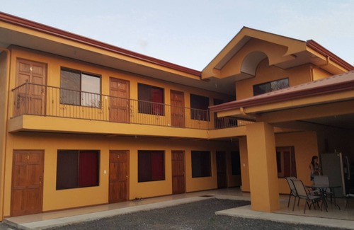 La Cruz Maison | Comme à la maison! Hôtel confortable, propre et sûr à quelques minutes de la belle plage !!