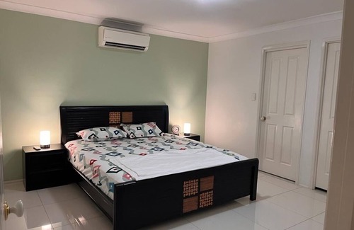 Calamvale Maison | Home away from Home- Fit for family or single-Business or leisure