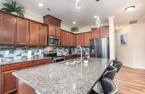Bowling Green Maison | Home away from home in Charlotte