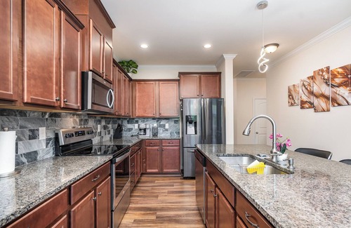 Bowling Green Maison | Home away from home in Charlotte
