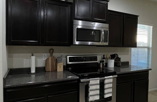 Laveen Maison | Home away from home in Sunny AZ -Office & 4 bedroom