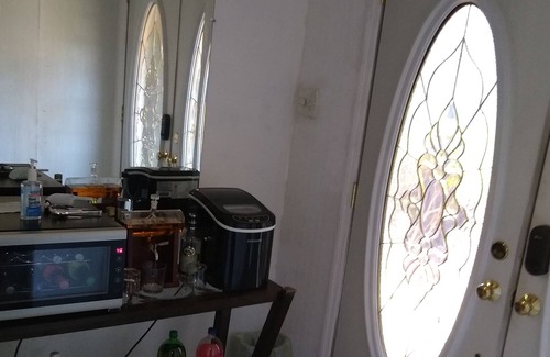 Old Jamestown Maison | Romantic Room with Full House access in Quiet Neighborhood