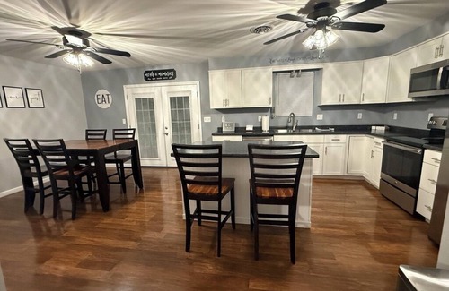Bastian Maison | "Home Away from Home" nPeaceful & Relaxing Private Escape: 3-bedroom/2-bath