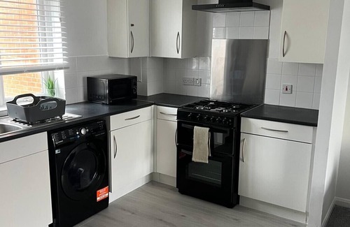 Notting Dale Appartement | Home away from home. Stylish and modern apartment with proximity to airport.