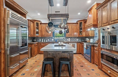 Van Zandt County Maison | Home away from Home! Ranch house with full gym
