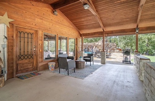 Van Zandt County Maison | Home away from Home! Ranch house with full gym