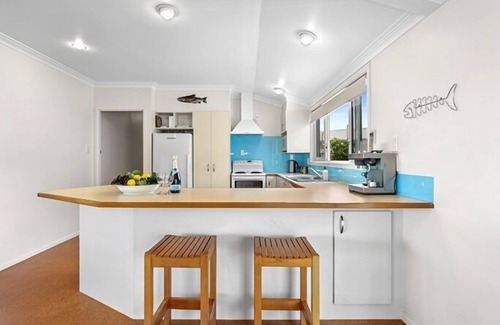 Taupo Maison | Base: 6 Extra: $30 78 Mere Road, Taupo