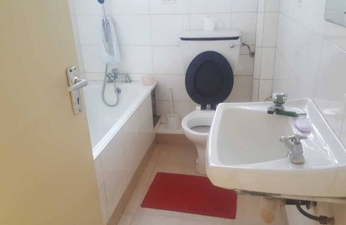 Nairobi Maison | Comme à la maison, maison de trois chambres, toujours deux chambres, B&F