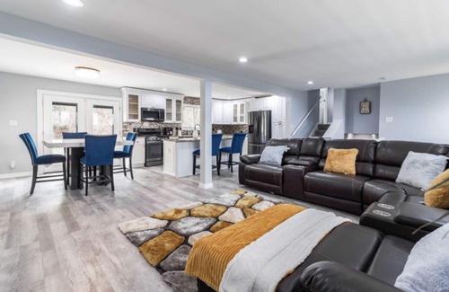 Monroeville Maison | Home away from home!!!