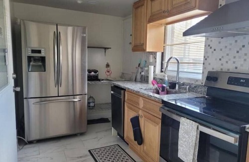 Hillandale Appartement | Home away home 3 bedroom, 3 queen bed - located 7 mile away from Washington DC