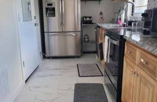 Hillandale Appartement | Home away home 3 bedroom, 3 queen bed - located 7 mile away from Washington DC