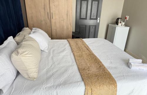 Emalahleni Lit Et Petit-Déjeuner | Home Away Nest B&B
