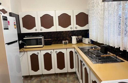 Hamilton Maison | Home close to entertainment, food, sporting venues with parking.