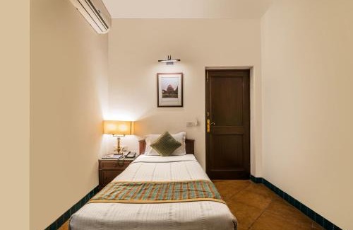 Greater Kailash I Hôtel | Home@F37 Kailash Colony Metro