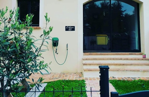 Sainte-Genevieve-les-Gasny Maison | Homerez - Superbe maison pour 4 pers. avec jardin à Sainte-Geneviève-lès-Gasny