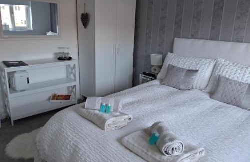 Rochford Maison | HOME from HOME GUEST HOUSE