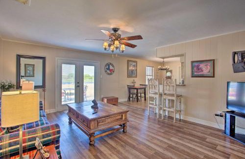 Waxahachie Maison | Home in Historic Waxahachie with Yard and Patio!