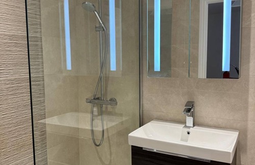 Newcastle Maison | Maison-Salle de bain privée séparée