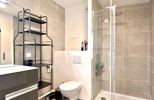 12th Arrondissement Appartement | Home in Poniatowski near Vincennes Forest