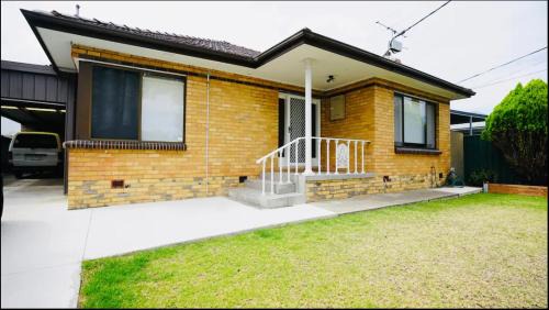 Sunshine North Maison | Home in Sunshine North