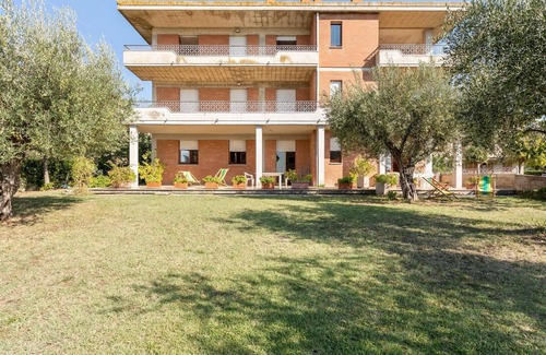 Tuoro sul Trasimeno Appartement | Appartement élégant avec piscine et salle de sport sur le lac Trasimène